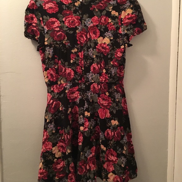 Floral dress - Picture 3 of 3